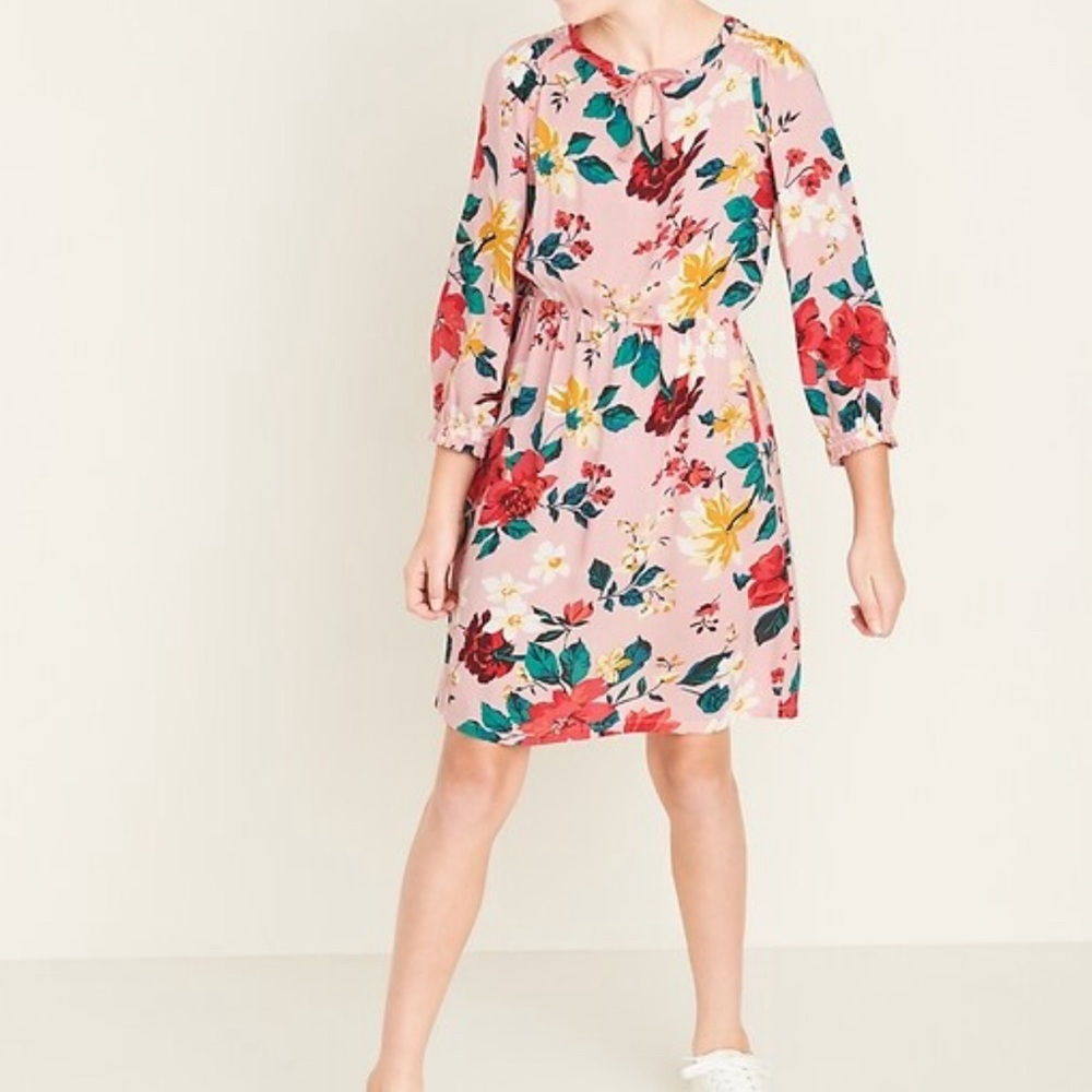Girls Pink Floral Tie-Neck Blouson-Sleeve Waist-Defined Dress. Size S(6-7)